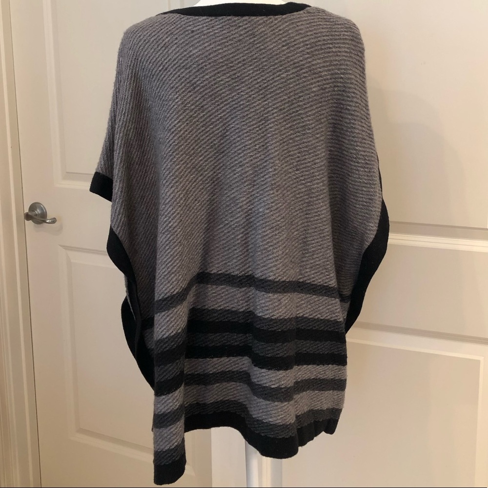 JJill Sweater Poncho - Picture 2 of 4
